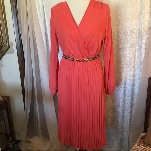 Pretty Garden Orange/salmon color V neck pleated dress Medium - Picture 8 of 9